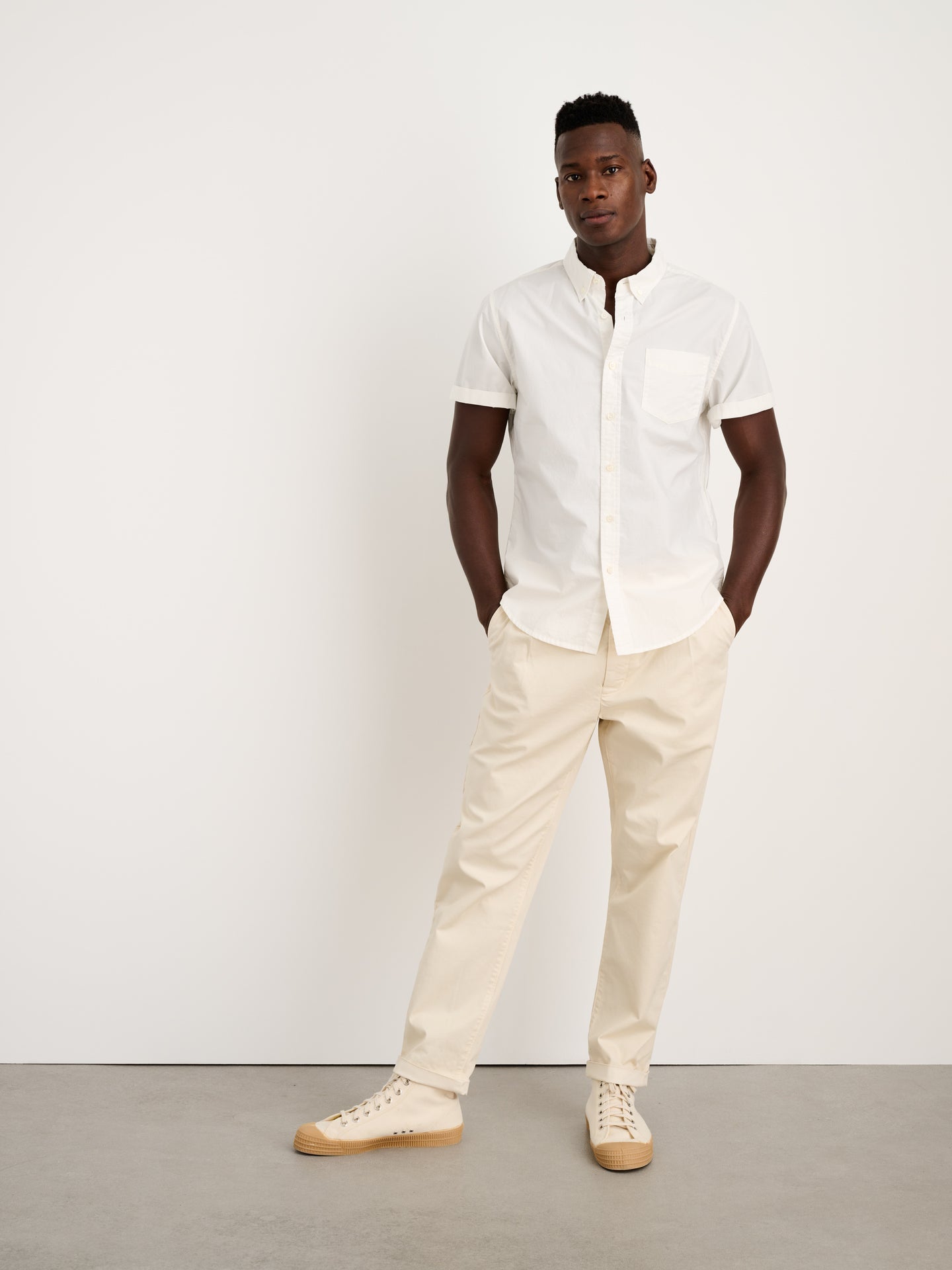 The Short Sleeve Mill Shirt in Paper Poplin - Whiteo