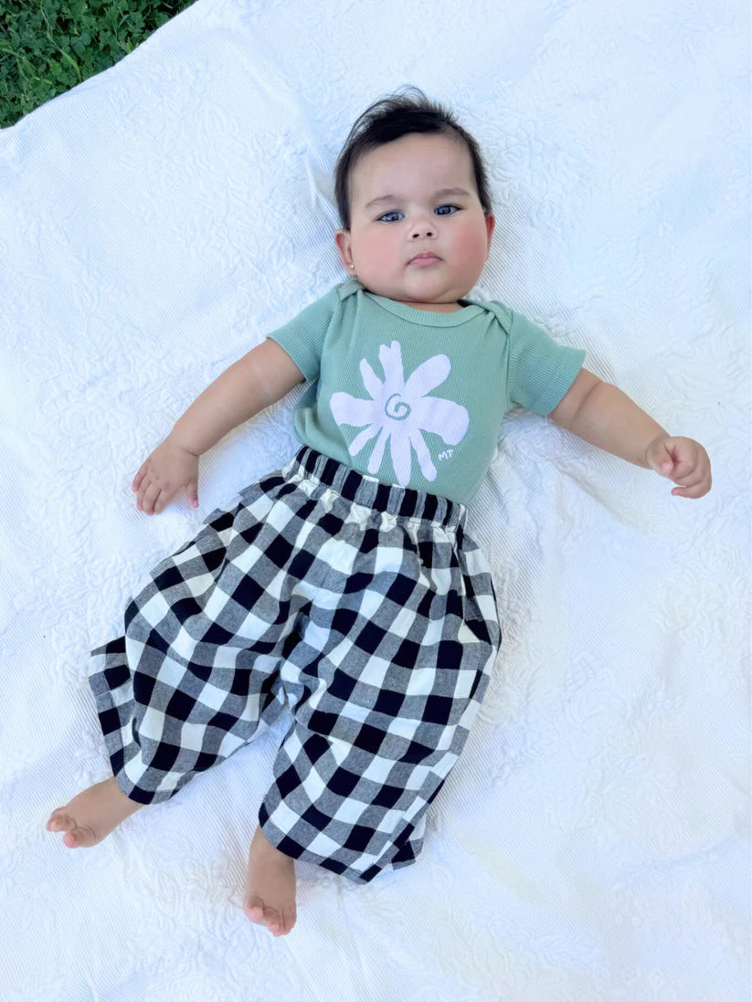 Flower Short Sleeve Onesie - Green.