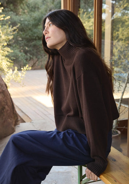 Crop Turtleneck - Walnut