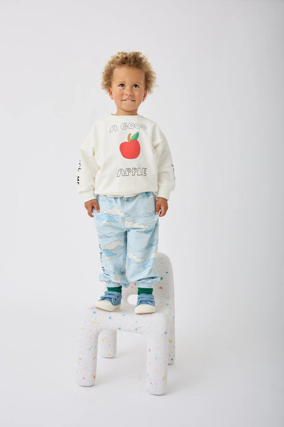 Graphic Sweatshirt - Ivory Apple.