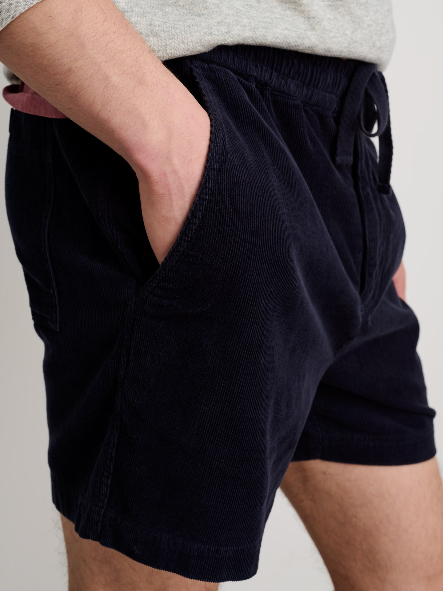 Pull on Short in Fine Wale Corduroy - Dark Navy
