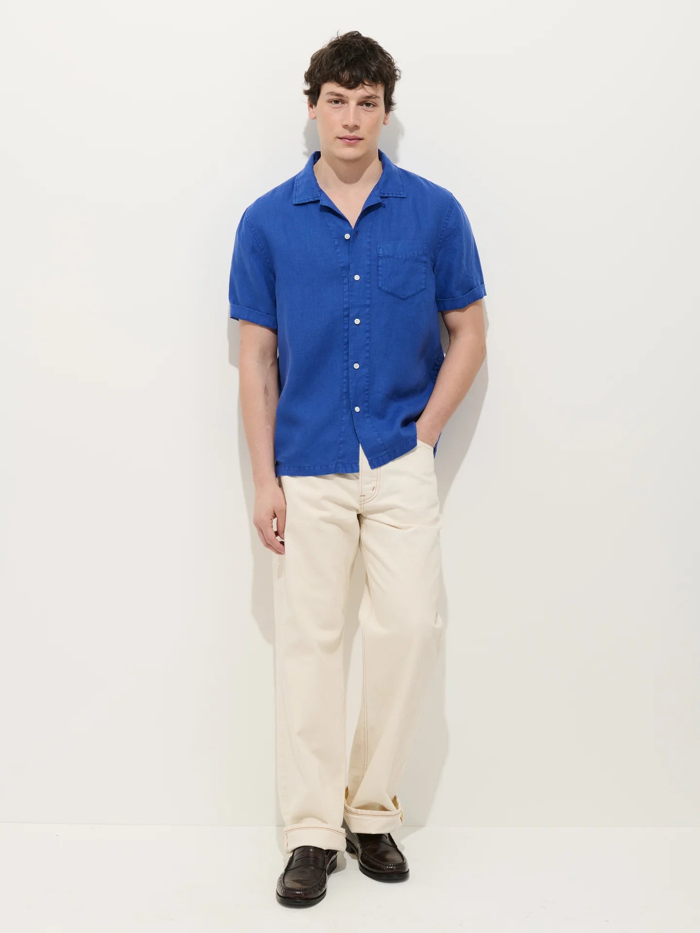 Camp Shirt in Linen - Cobalt.
