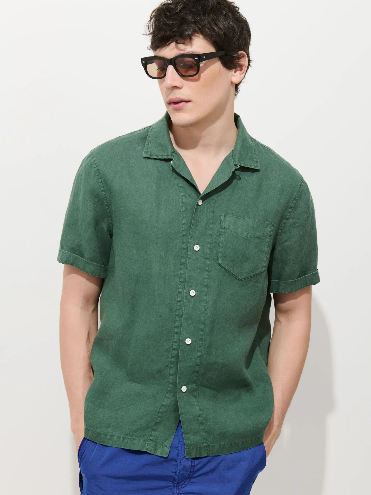 Camp Shirt in Linen - Tropical Green