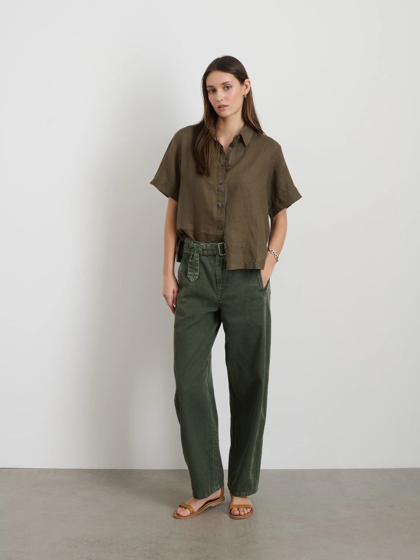 Maddie Shirt In Linen - Deep Moss