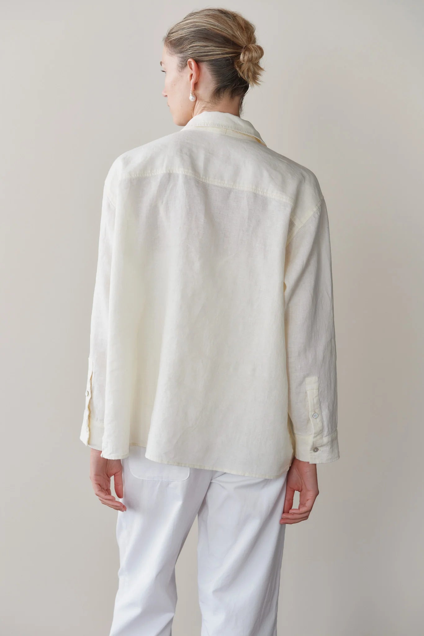 The Linen Relaxed Shirt - Creme